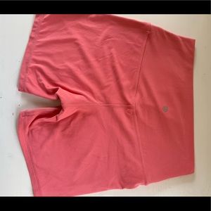 lululemon raspberry cream size 10, 6 inch inseam biker shorts
